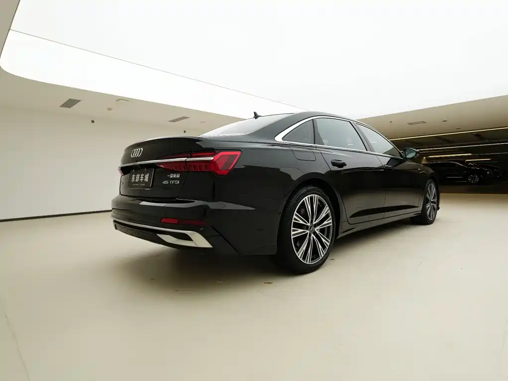 Audi A6L — фото 6