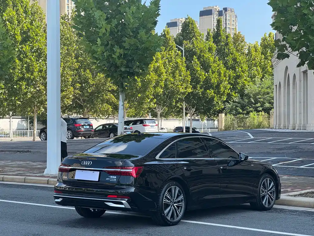 Audi A6L — фото 17