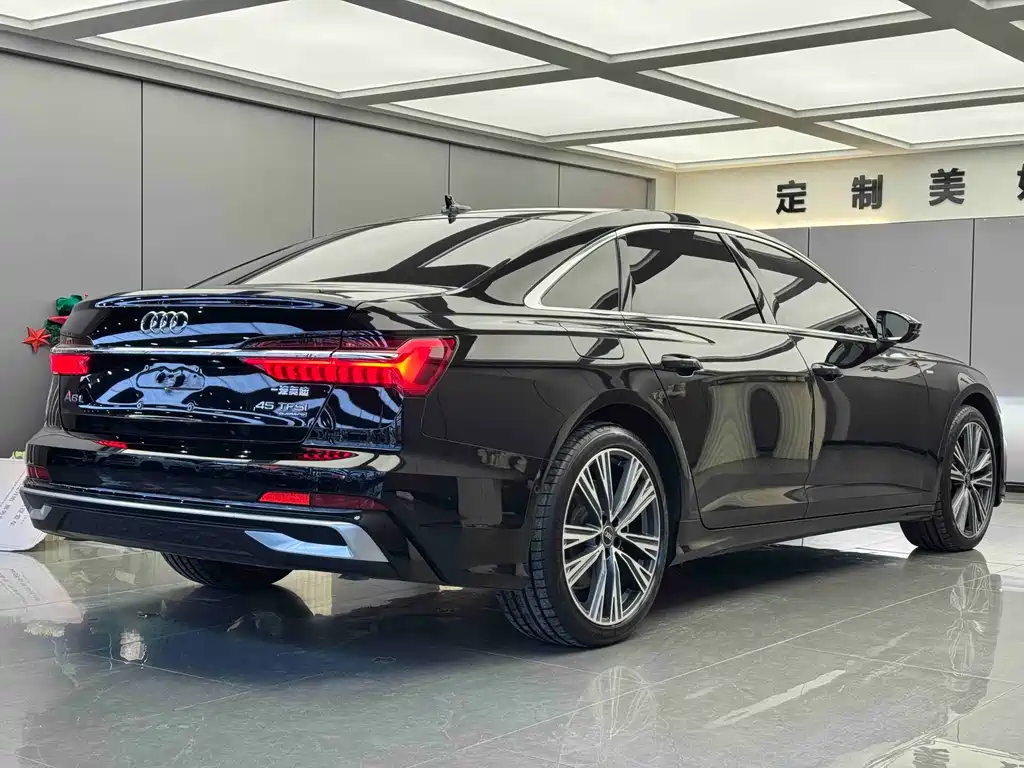 Audi A6L — фото 11