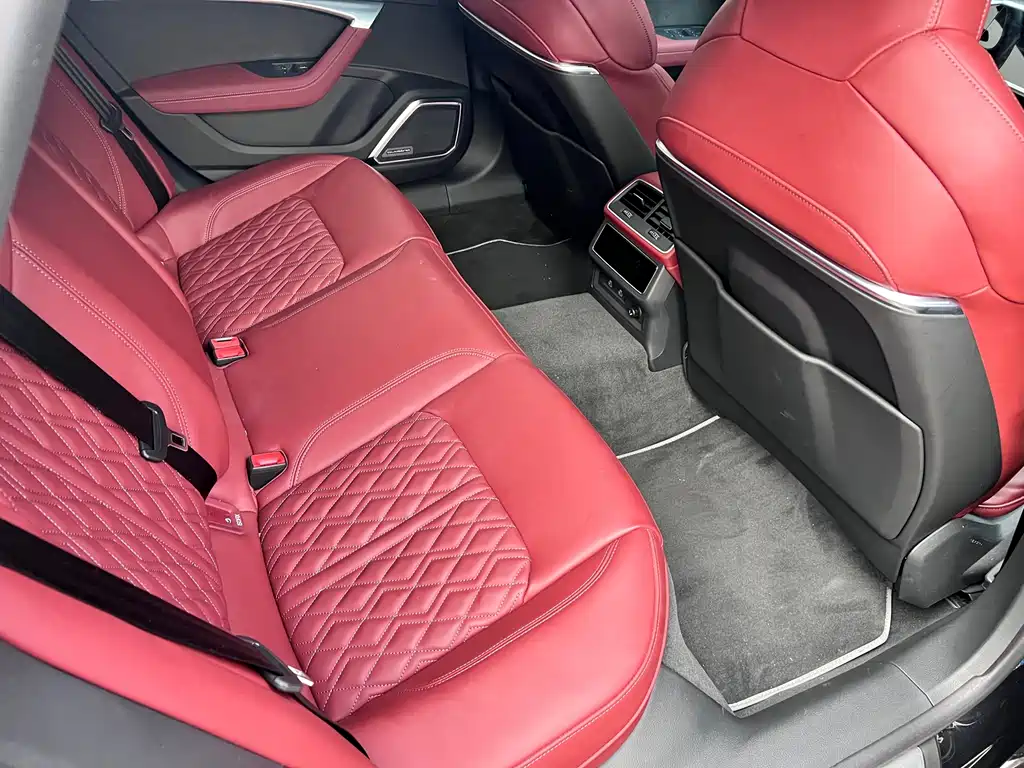 Audi A7L — фото 18