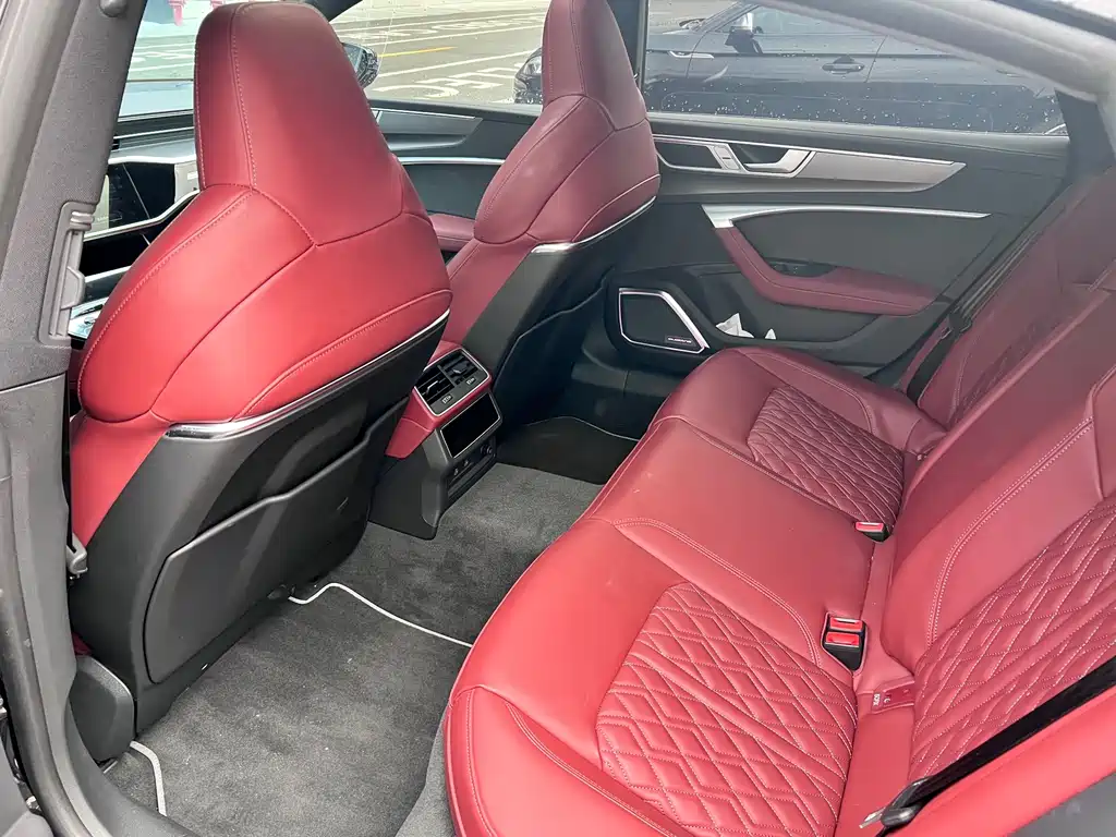 Audi A7L — фото 10