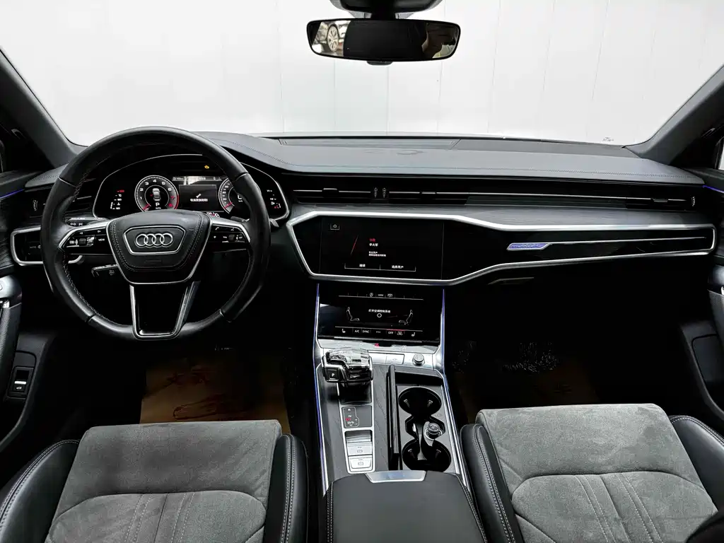 Audi A6L — фото 6