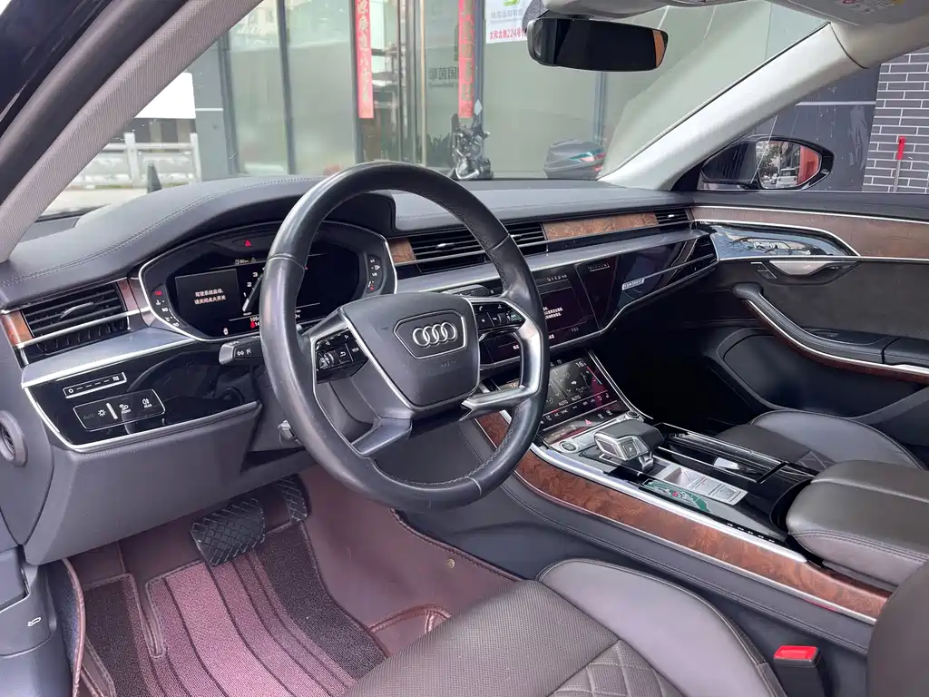 Audi A8 — фото 20