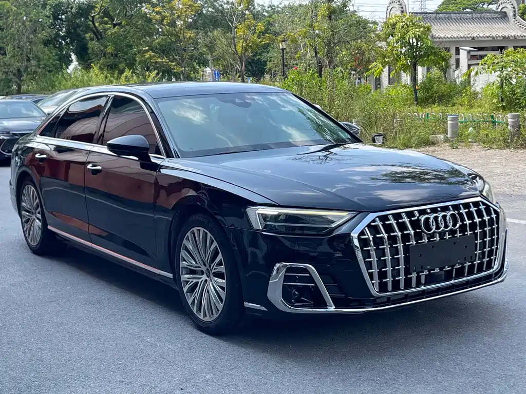 Audi A8 — фото 3