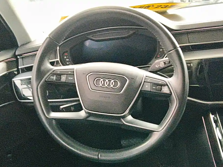 Audi A8 — фото 15