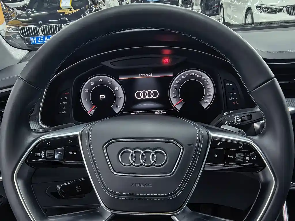 Audi A7L — фото 10