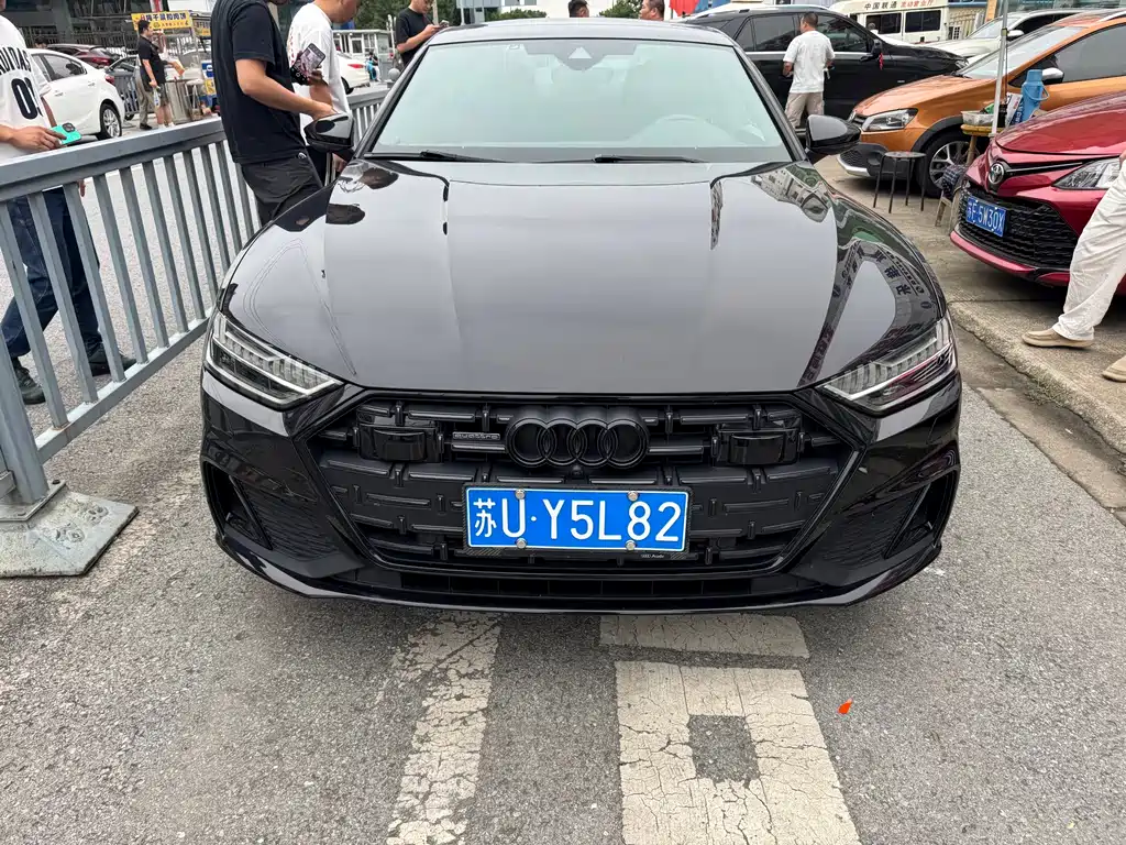 Audi A7L — фото 2