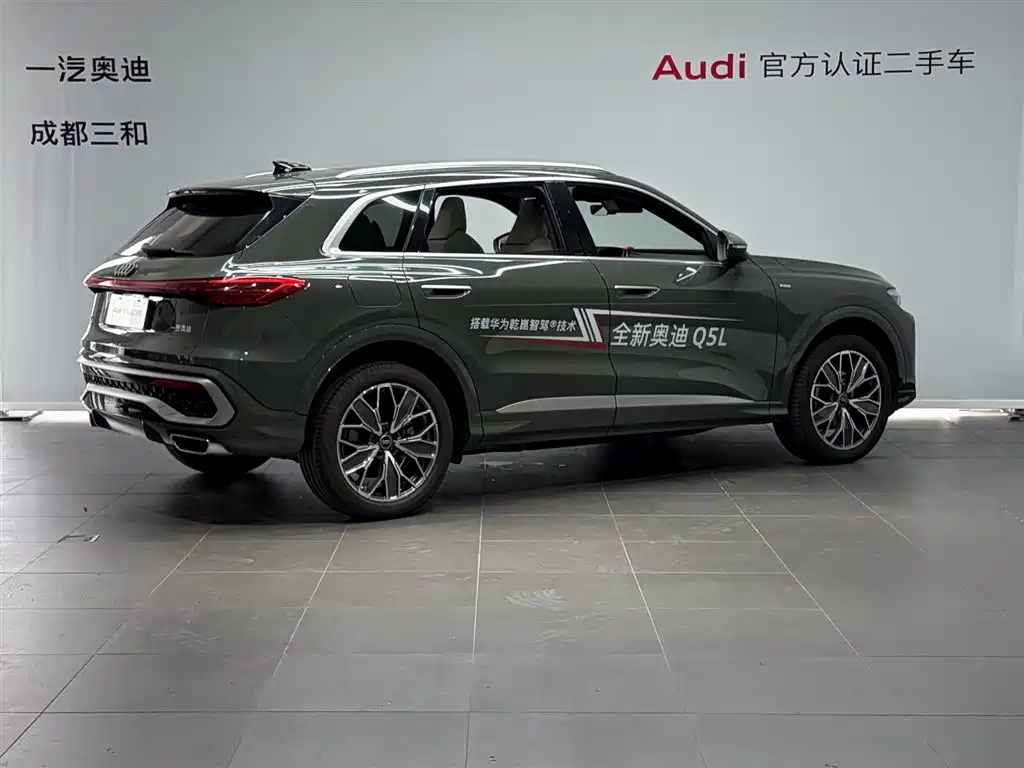 Audi Q5L — фото 4