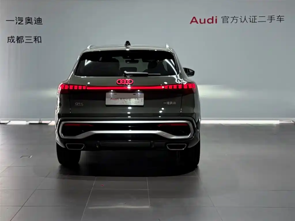 Audi Q5L — фото 5
