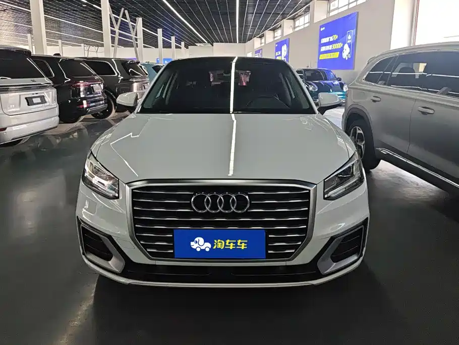 Audi Q2L — фото 2
