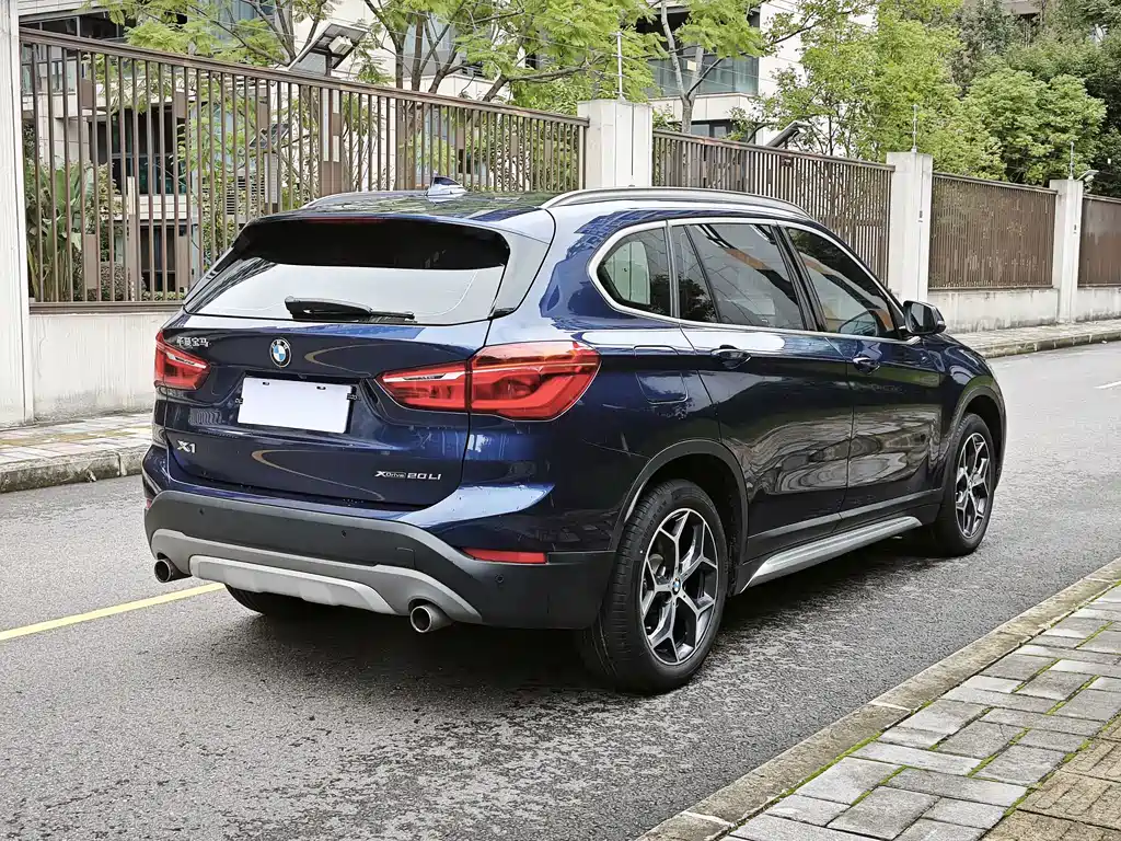 BMW X1 — фото 9