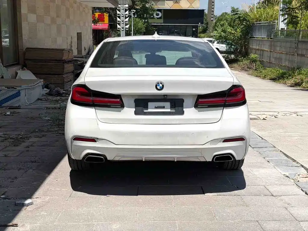 BMW 5 Series — фото 2