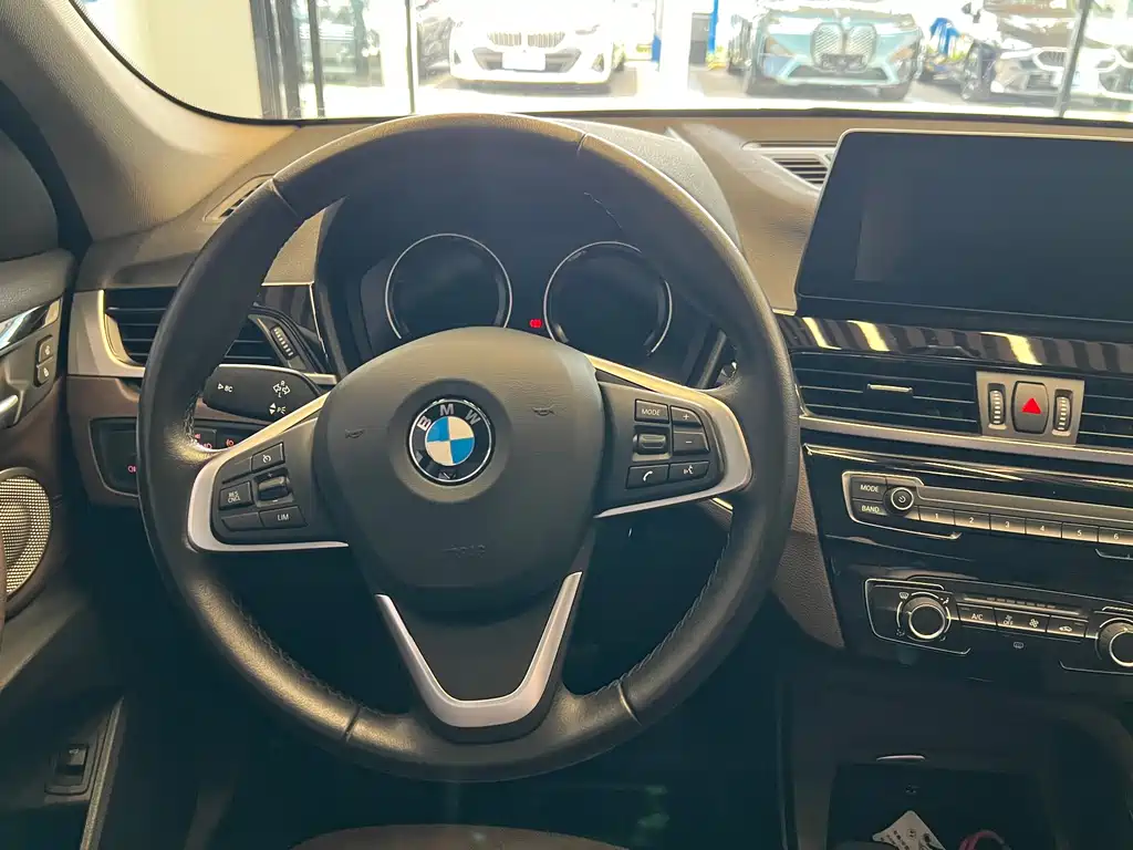 BMW X1 — фото 11