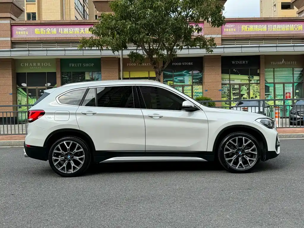 BMW X1 — фото 9