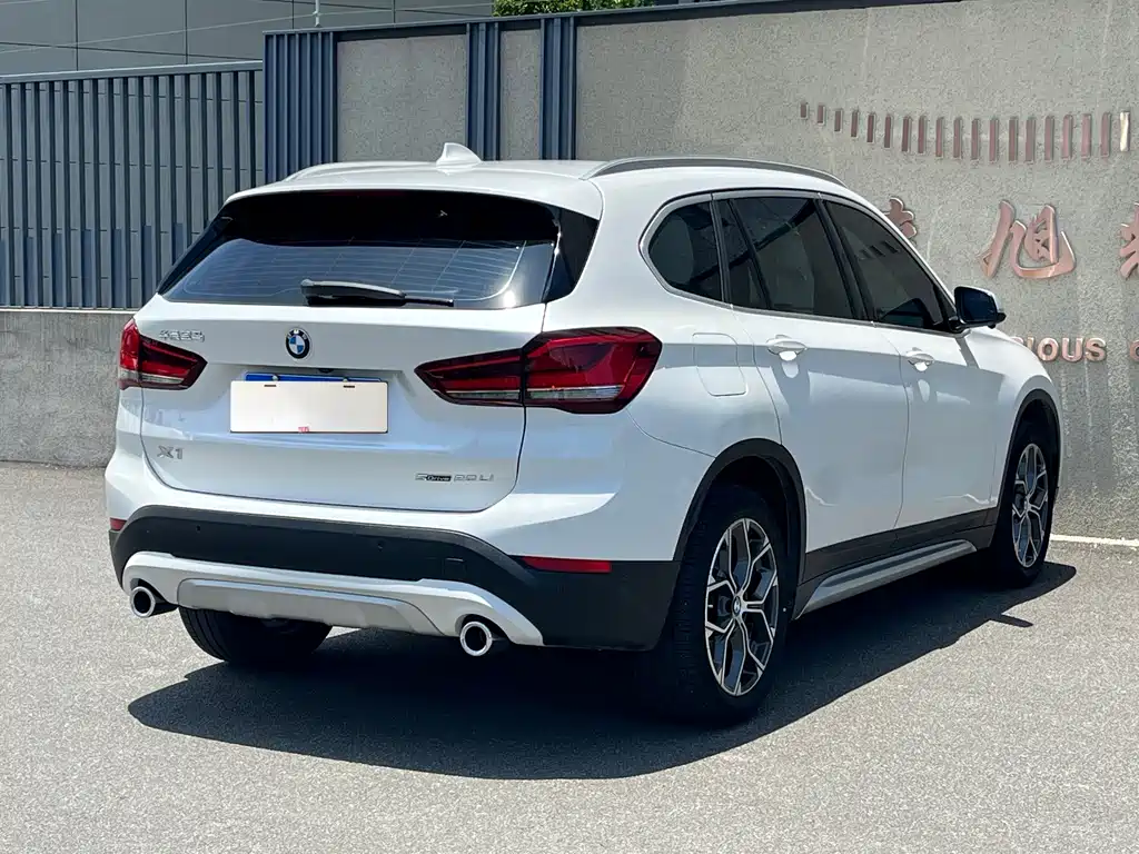 BMW X1 — фото 5