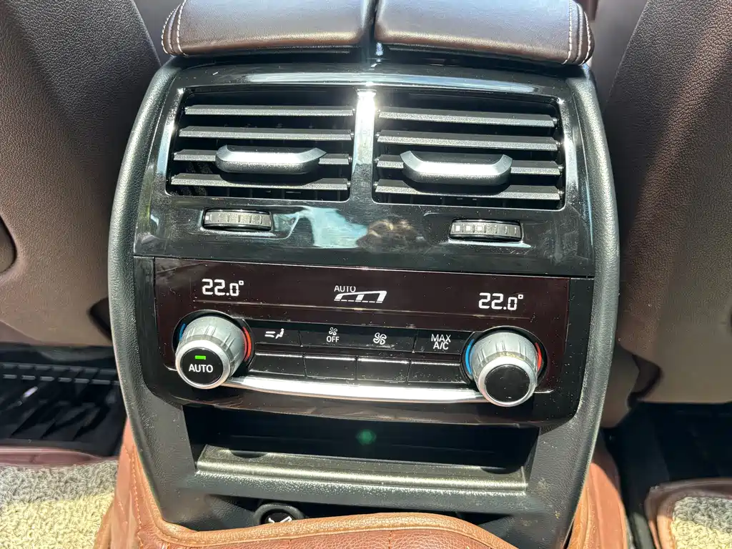BMW 5 Series New Energy — фото 9