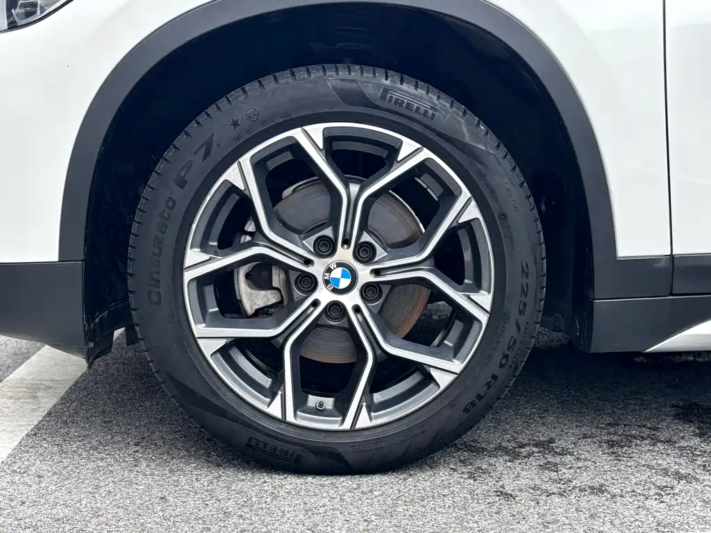 BMW X1 — фото 7