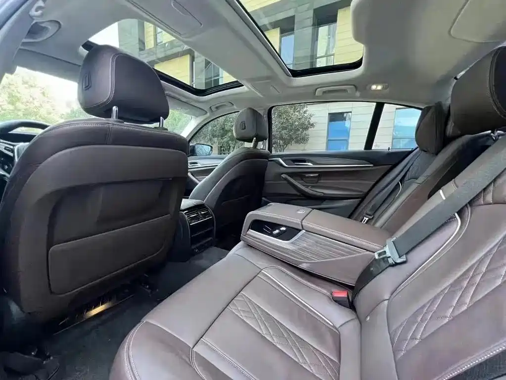 BMW 5 Series New Energy — фото 6