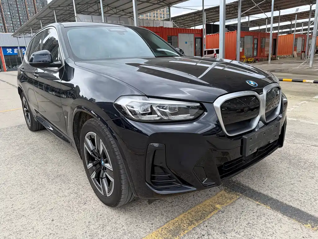 BMW iX3 — фото 3