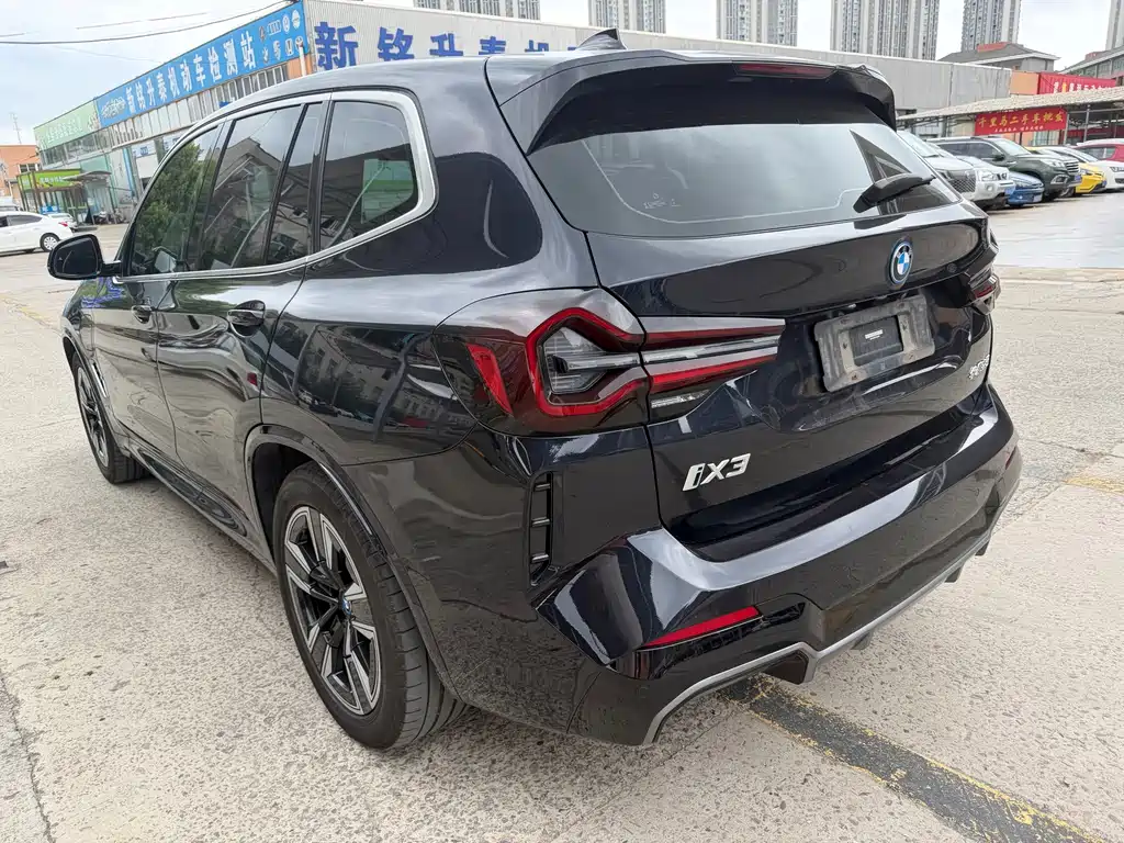 BMW iX3 — фото 7