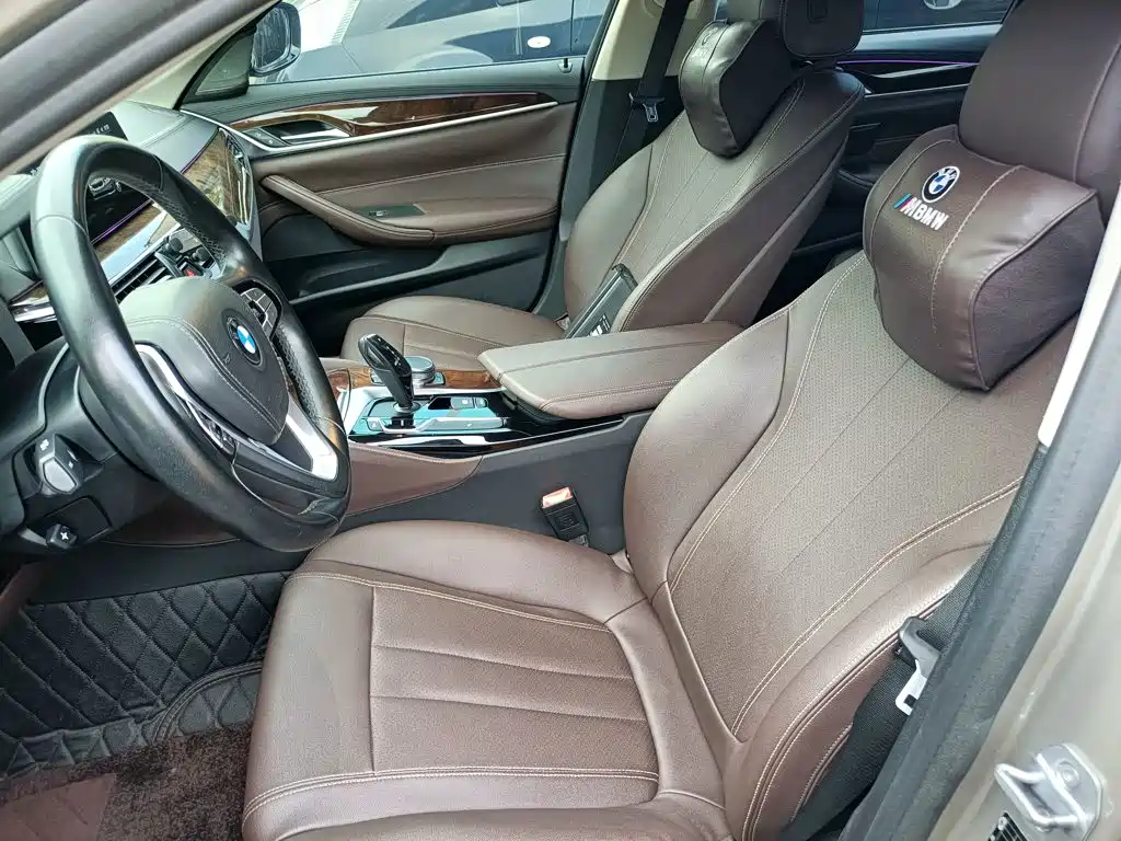 BMW 5 Series — фото 11