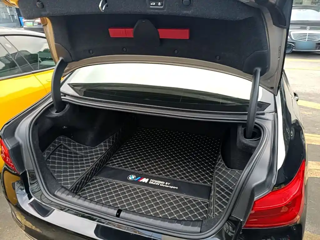 BMW 5 Series — фото 15