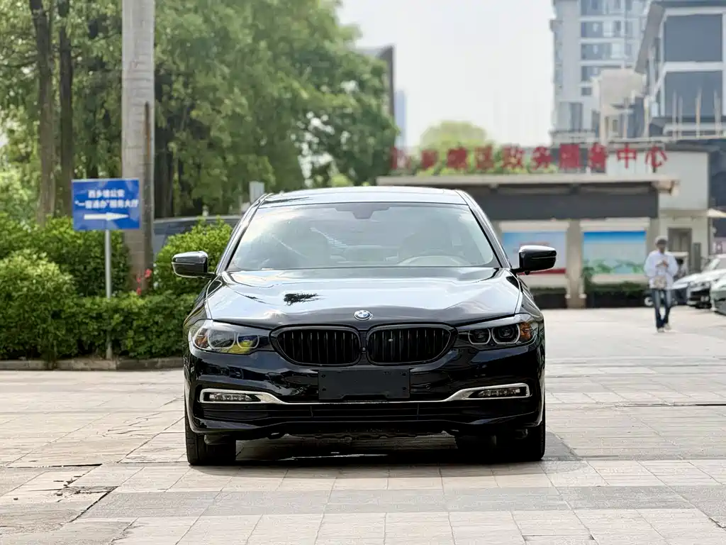 BMW 5 Series — фото 2