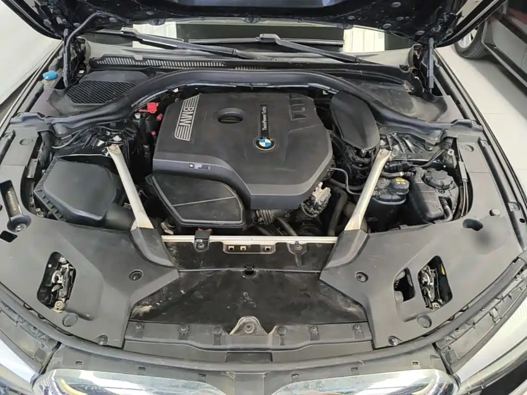 BMW 5 Series — фото 20