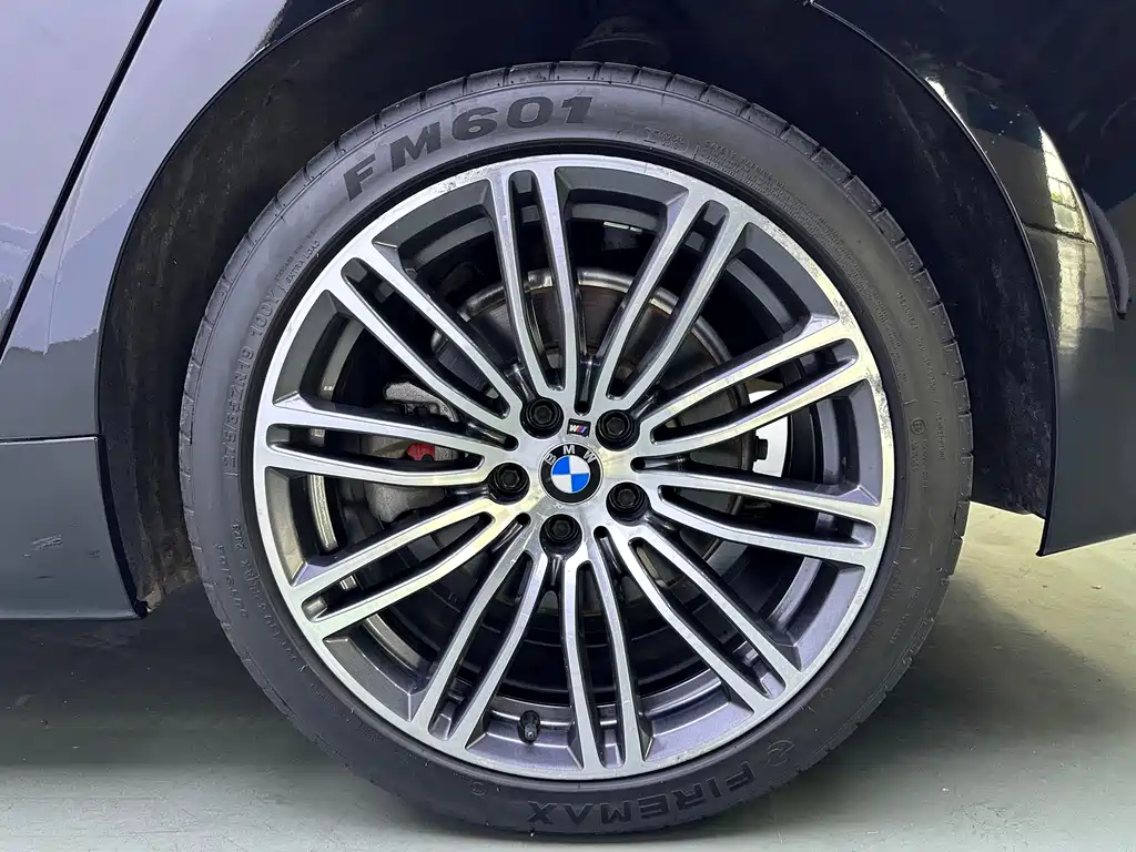 BMW 5 Series — фото 13