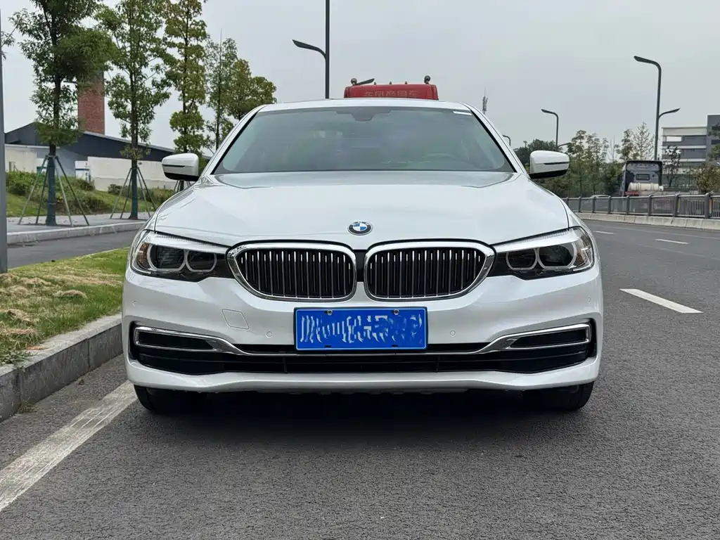 BMW 5 Series — фото 2