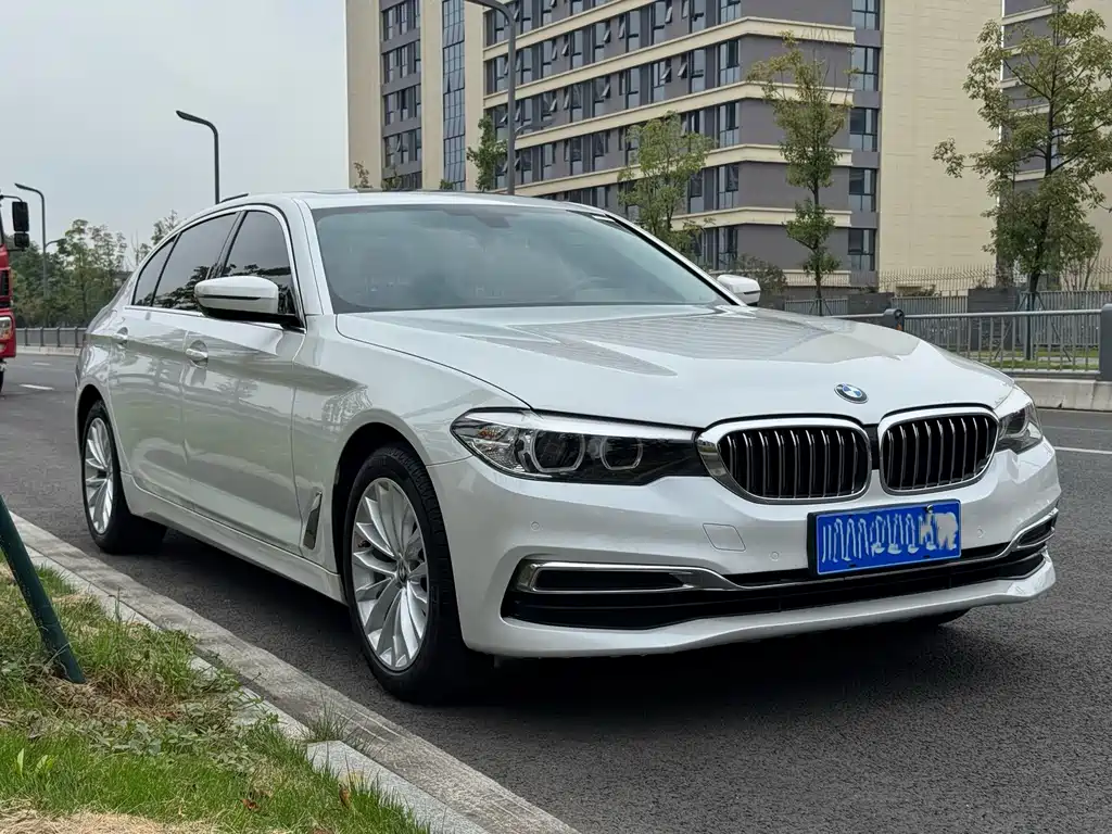 BMW 5 Series — фото 3