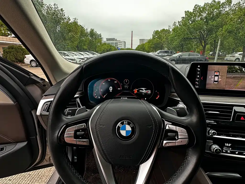 BMW 5 Series — фото 13