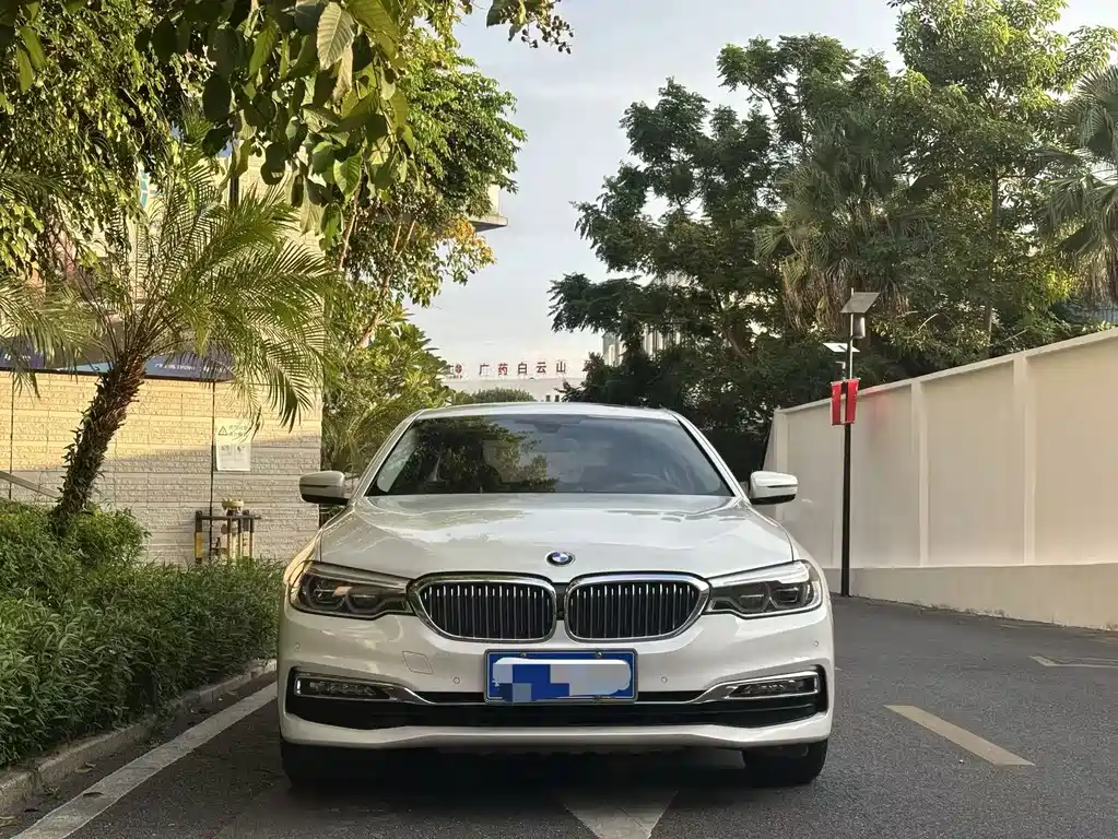 BMW 5 Series — фото 2