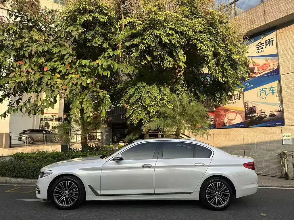 BMW 5 Series — фото 3