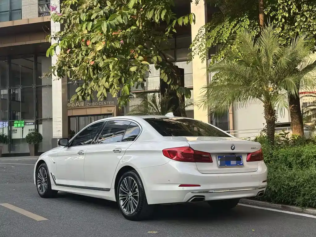 BMW 5 Series — фото 4