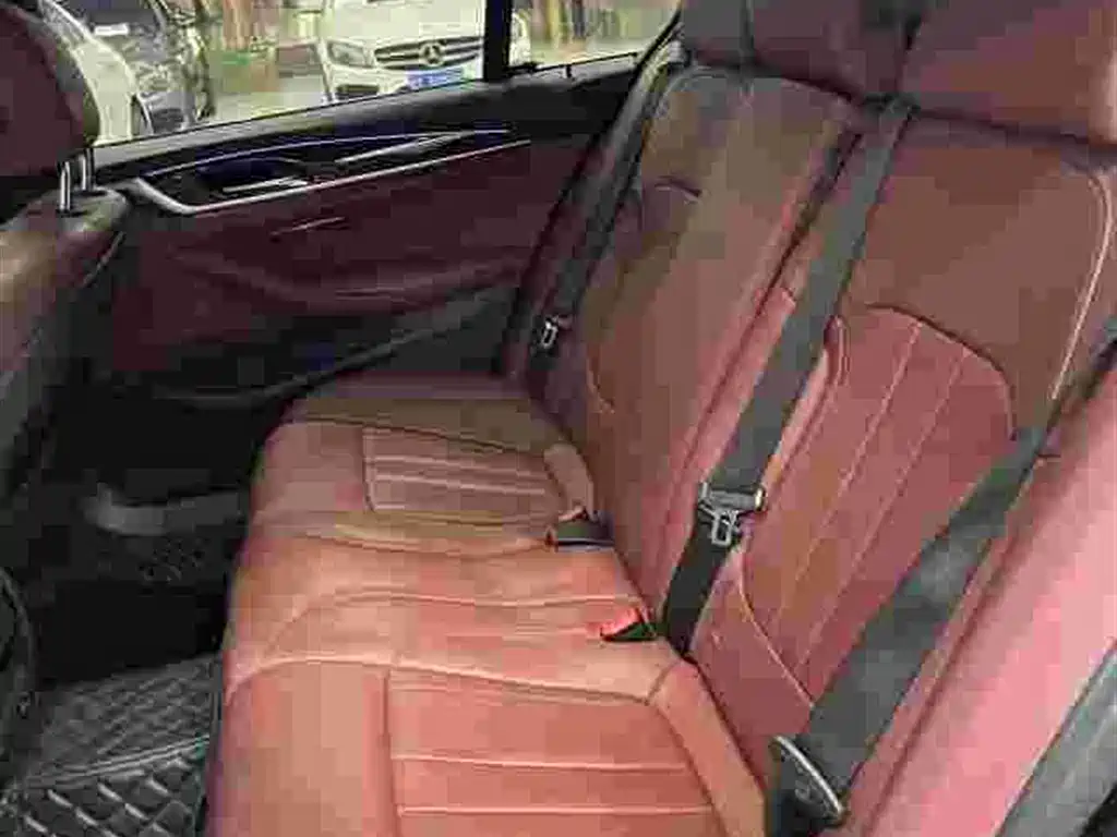 BMW 5 Series — фото 8