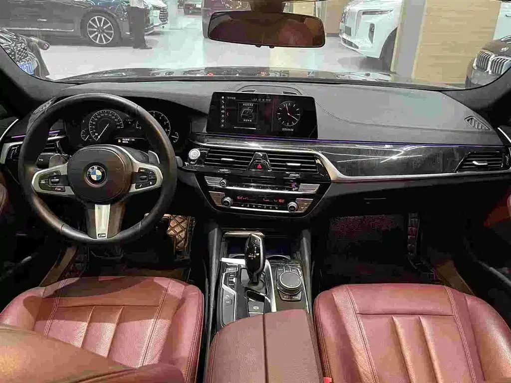 BMW 5 Series — фото 9