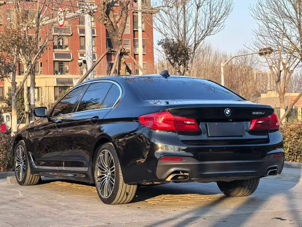 BMW 5 Series — фото 9