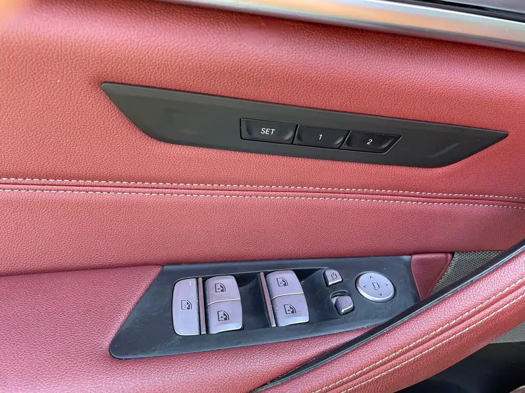 BMW 5 Series — фото 4
