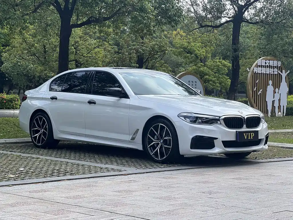 BMW 5 Series — фото 2