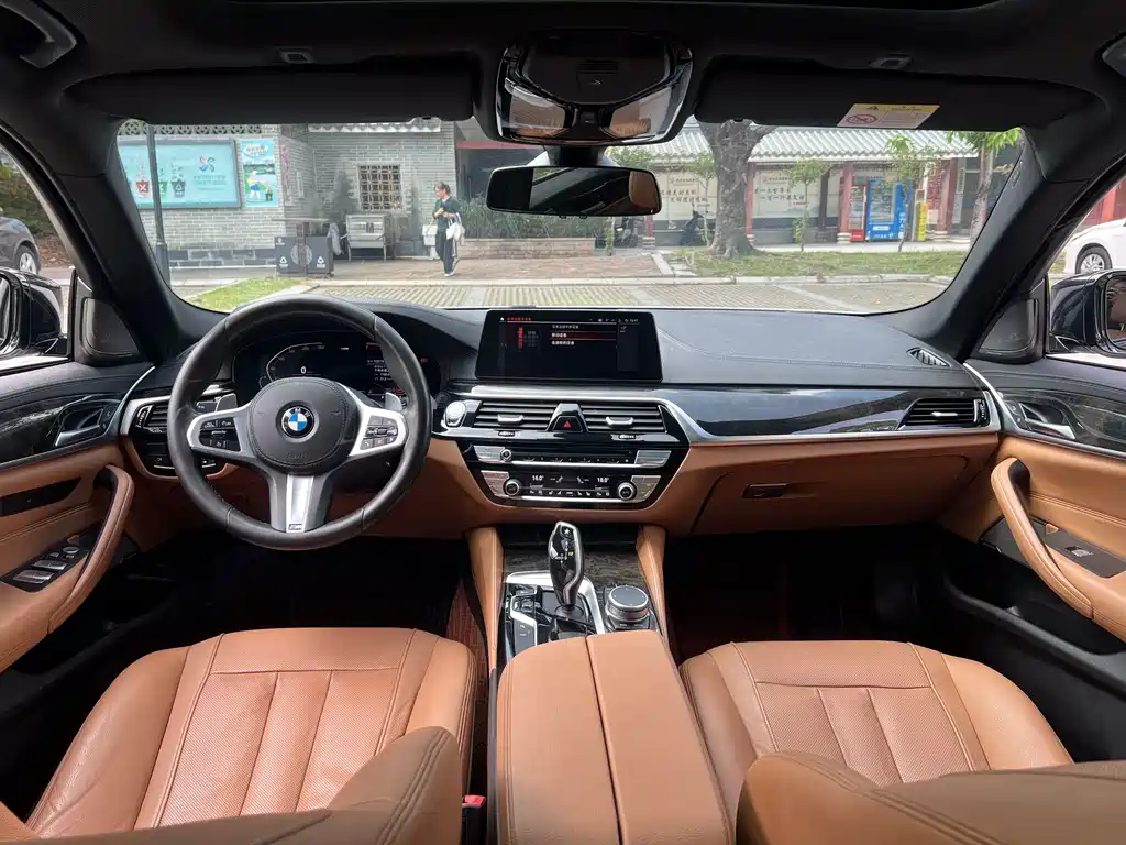 BMW 5 Series — фото 5