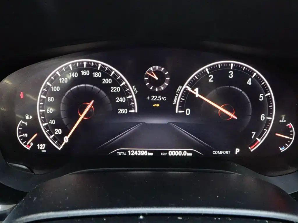 BMW 5 Series — фото 13