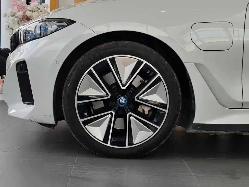 BMW i3 — фото 17
