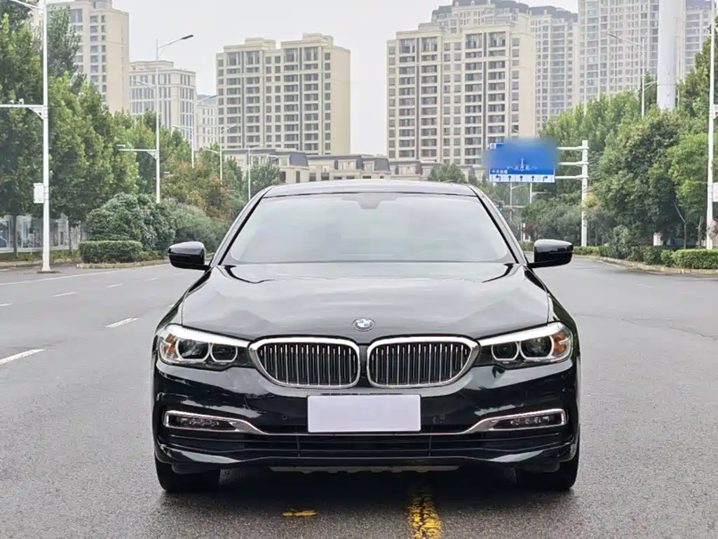 BMW 5 Series — фото 11