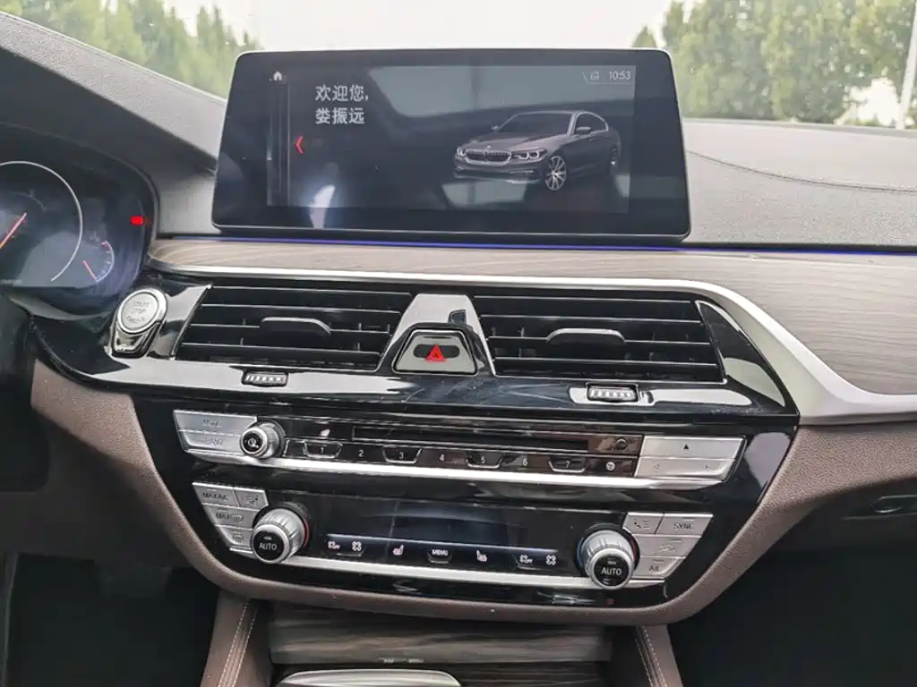 BMW 5 Series — фото 14
