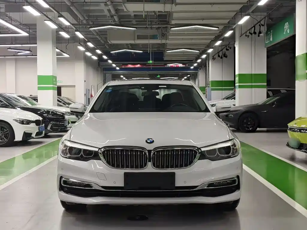 BMW 5 Series — фото 2