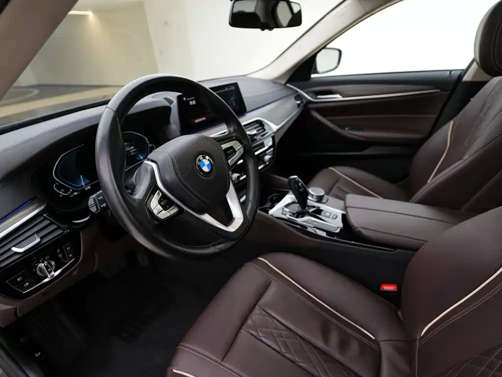 BMW 5 Series New Energy — фото 13