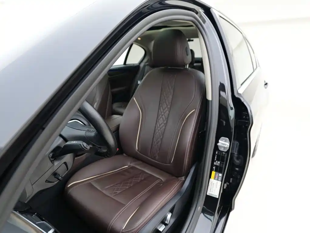 BMW 5 Series New Energy — фото 14