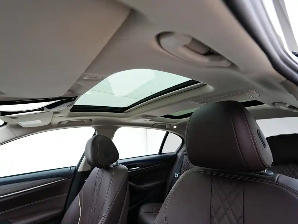 BMW 5 Series New Energy — фото 18