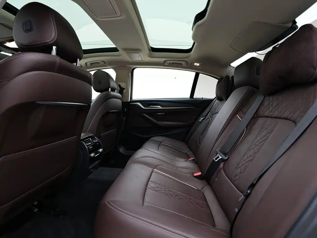 BMW 5 Series New Energy — фото 20